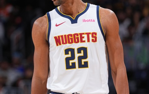 开云体育app官网下载地址-内线支柱！纳吉全场12投4中&amp;罚球2中2 得到11分12板2助2帽