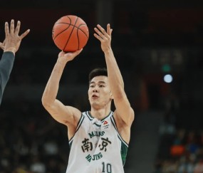 开云体育app下载链接-郭昊文汉兹暴走也带不动同曦！王世龙+3将纯战犯，防守几乎为0！|南京同曦|篮板|比赛|季后赛|球员_新浪体育_新浪新闻